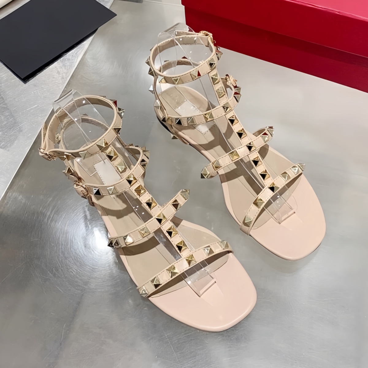 2025--Sandals Women Designer Shoes Flat Bottom Wedding Shoes Genuine Leather Black Matte Three Belts Flip Sandal Red Dust Bag 35-44