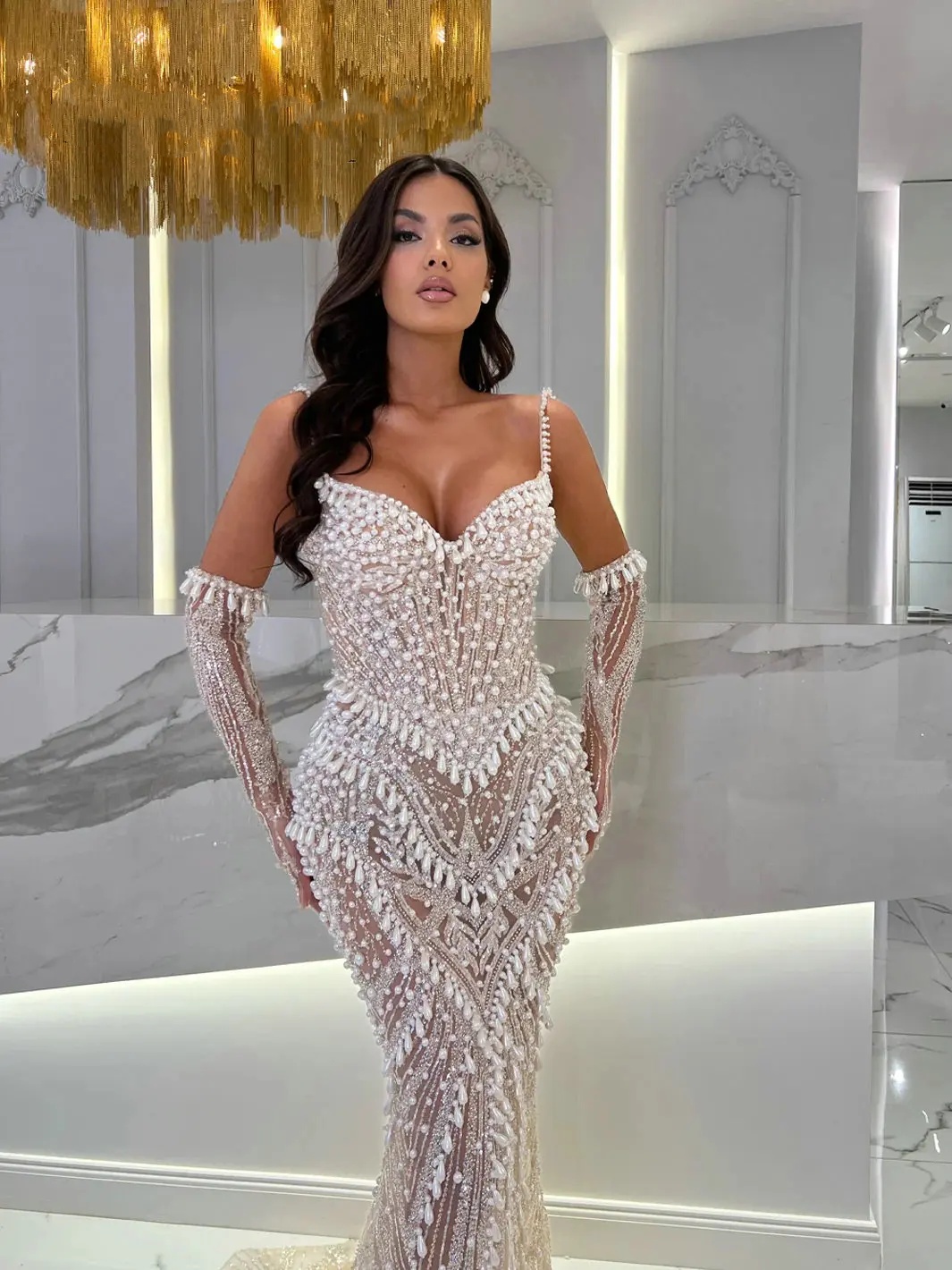 Gorgeous Evening Dresses For Women Spaghetti Strap Sleeveless Gown Sequins Pearls Beaded Sweep Train Customized Dress Party