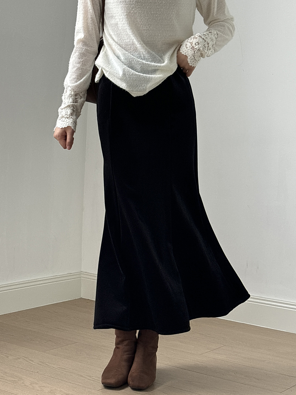 G447632 black velvet fishtail skirt 2024 winter mid-length hip skirt