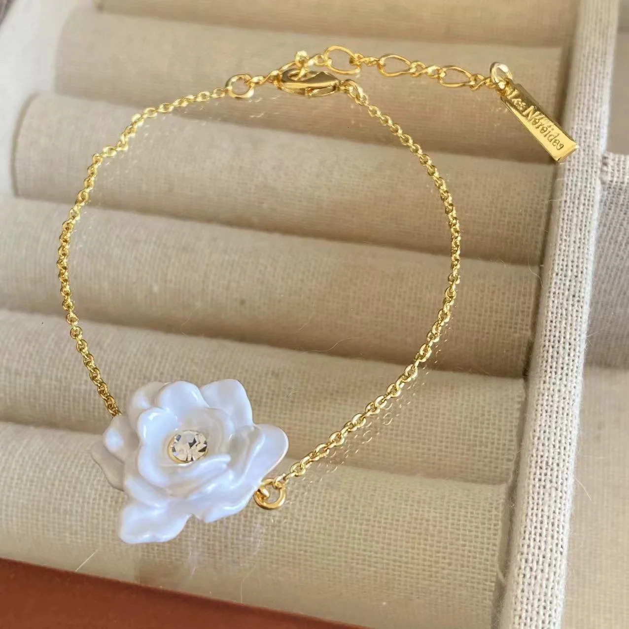 European And American Enamel Camellia White Earrings Necklace gardenia Bracelet Ring Set Wholesale For Woman 241231