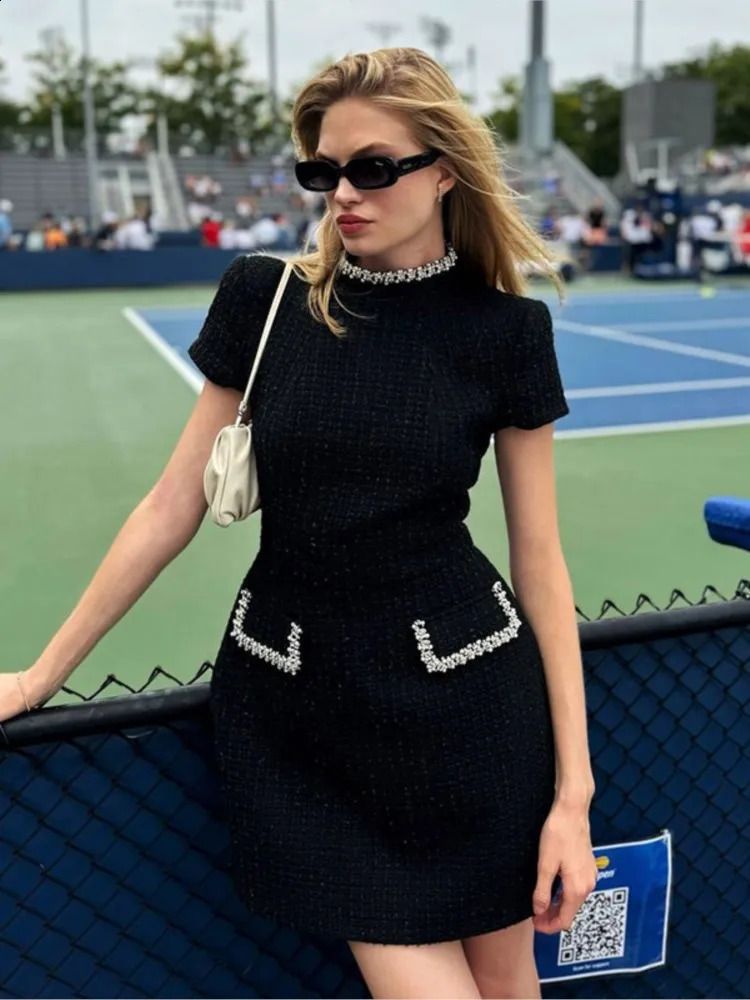 Nail bead short sleeved dress bright silk round neck ultra-thin fit elegant weight loss womens pocket wool coarse tweed summer dress 241231