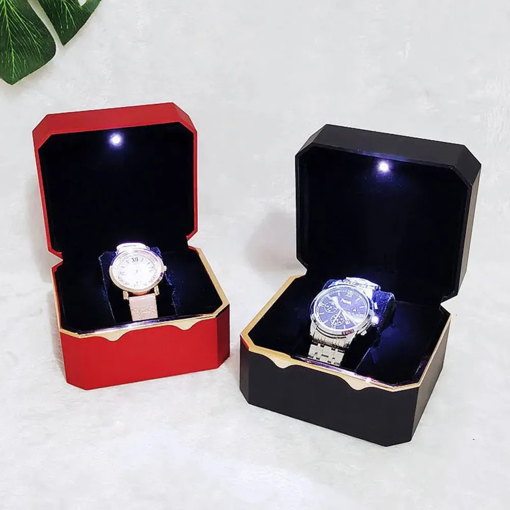 Single Watch Box with LED Light Watch Display Case Paint Surface Soft flannel Inner Watch Travel Organizer Jewelry Storage Case 250102