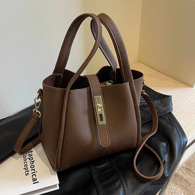 Women Shoulder Bag Fashion Popular Versatile Designer Bag Tote Bag Retro High-end Triple Black Beige Grey Brown Coffee Free shipping