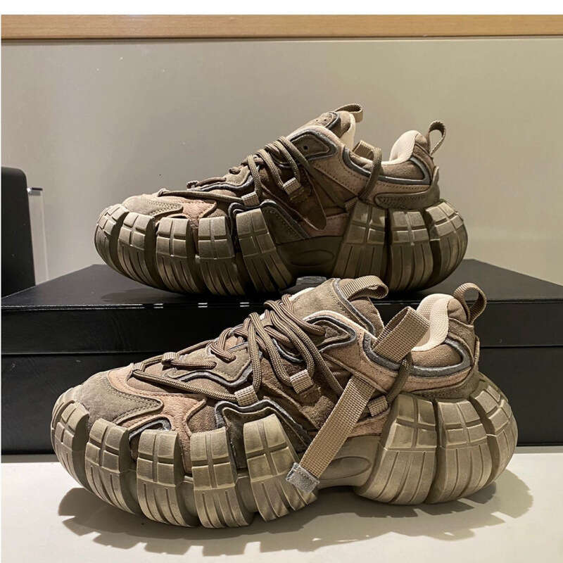 Luxury Designer shoes Defender Bouncer low cut sneakers black white Beige Rubber Platform tire tread sole red blue green purple brown
