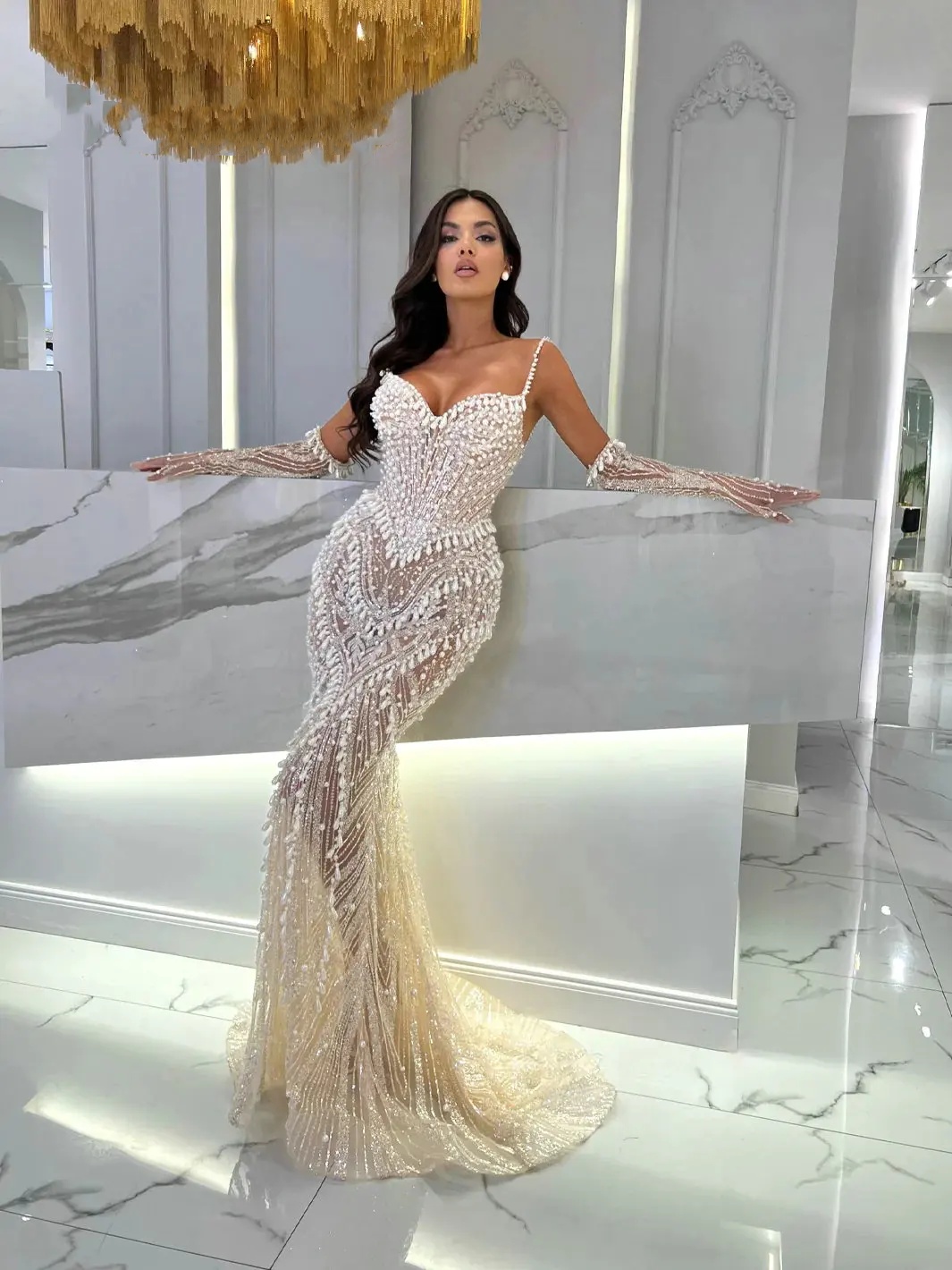 Gorgeous Evening Dresses For Women Spaghetti Strap Sleeveless Gown Sequins Pearls Beaded Sweep Train Customized Dress Party