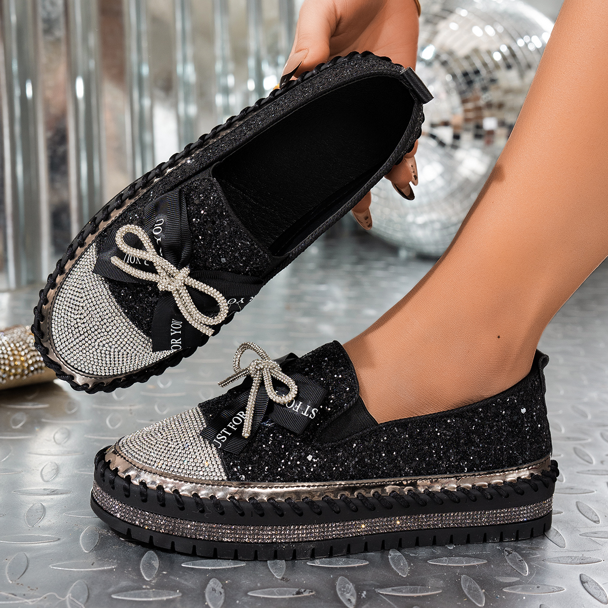 2025 New Shiny Rhinestone Designer Loafers Women's Thick Soled Bow Muffin Bottom Cover Foot Single Shoe Fashionable and casual flat shoes Luxury 