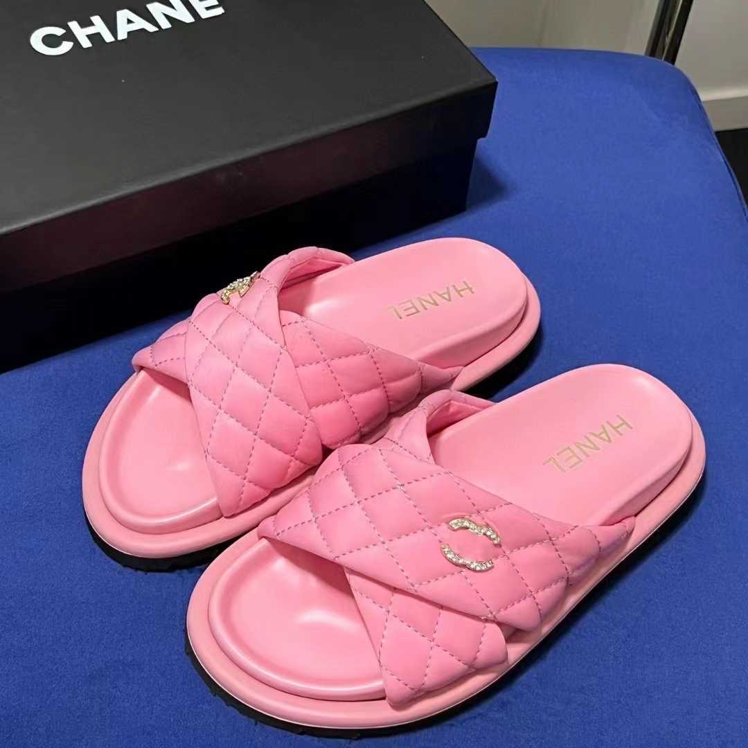 Slippers 2025 Summer New Beach Cool Small Fragrant Wind Flat Womens Large H250107