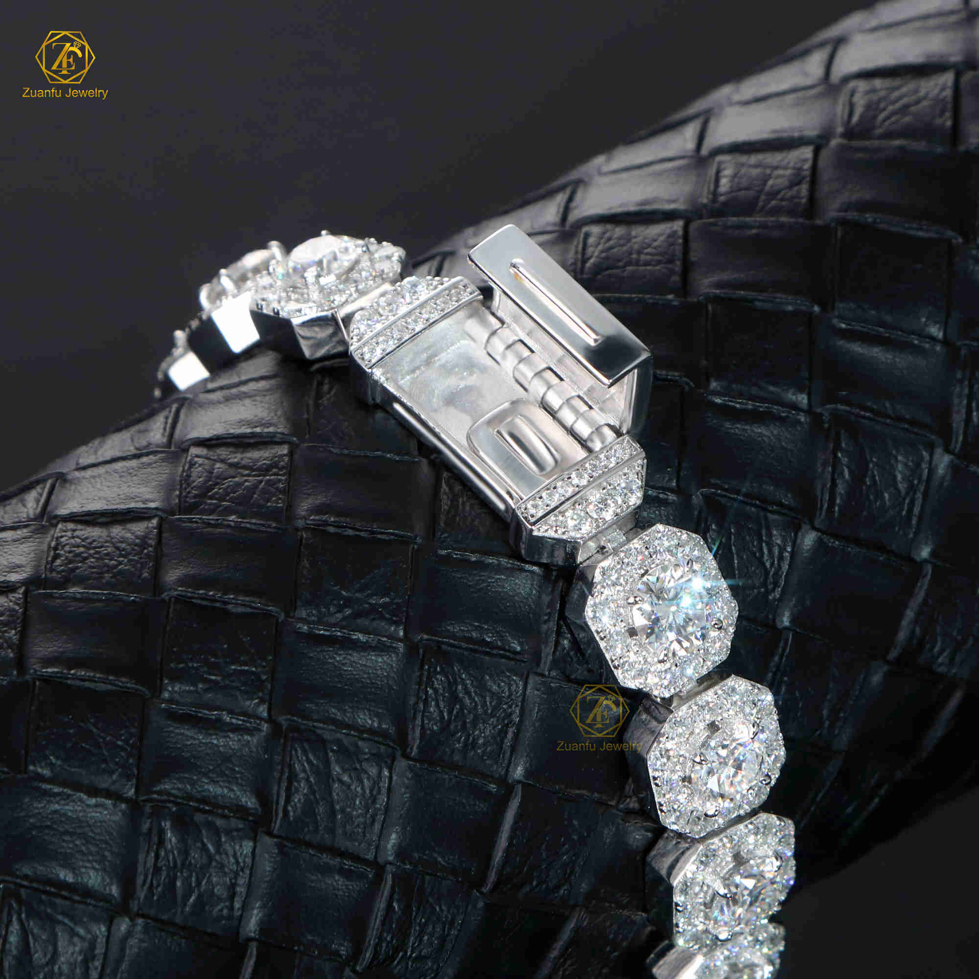 Customized 6.5mm Moissanite Halo Hip Hop Bracelet 11mm Width 925S Solid White Gold Plated Moissanite Cuban Bracelet For Rapper