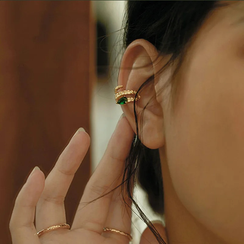 1PC Fashion Green Clip Earring Simple Snake Ear Cuff For Women Girl Jewelry Gift No Piercing Brincos Pendientes 241225