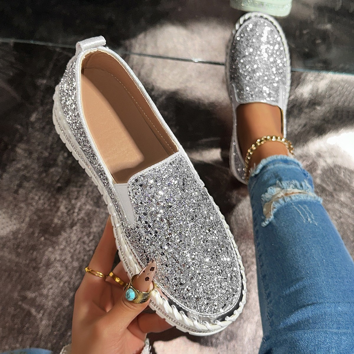 2025 Fashion Shining Diamond Luxury Women's Shoes Soft Bottom Designer Casual Sports Shoes High Quality Comfortable Flat Shoes Fashion party shoe