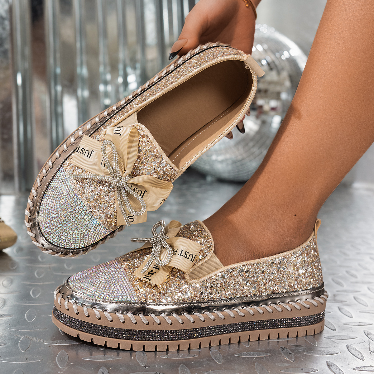 2025 New Shiny Rhinestone Designer Loafers Women's Thick Soled Bow Muffin Bottom Cover Foot Single Shoe Fashionable and casual flat shoes Luxury 