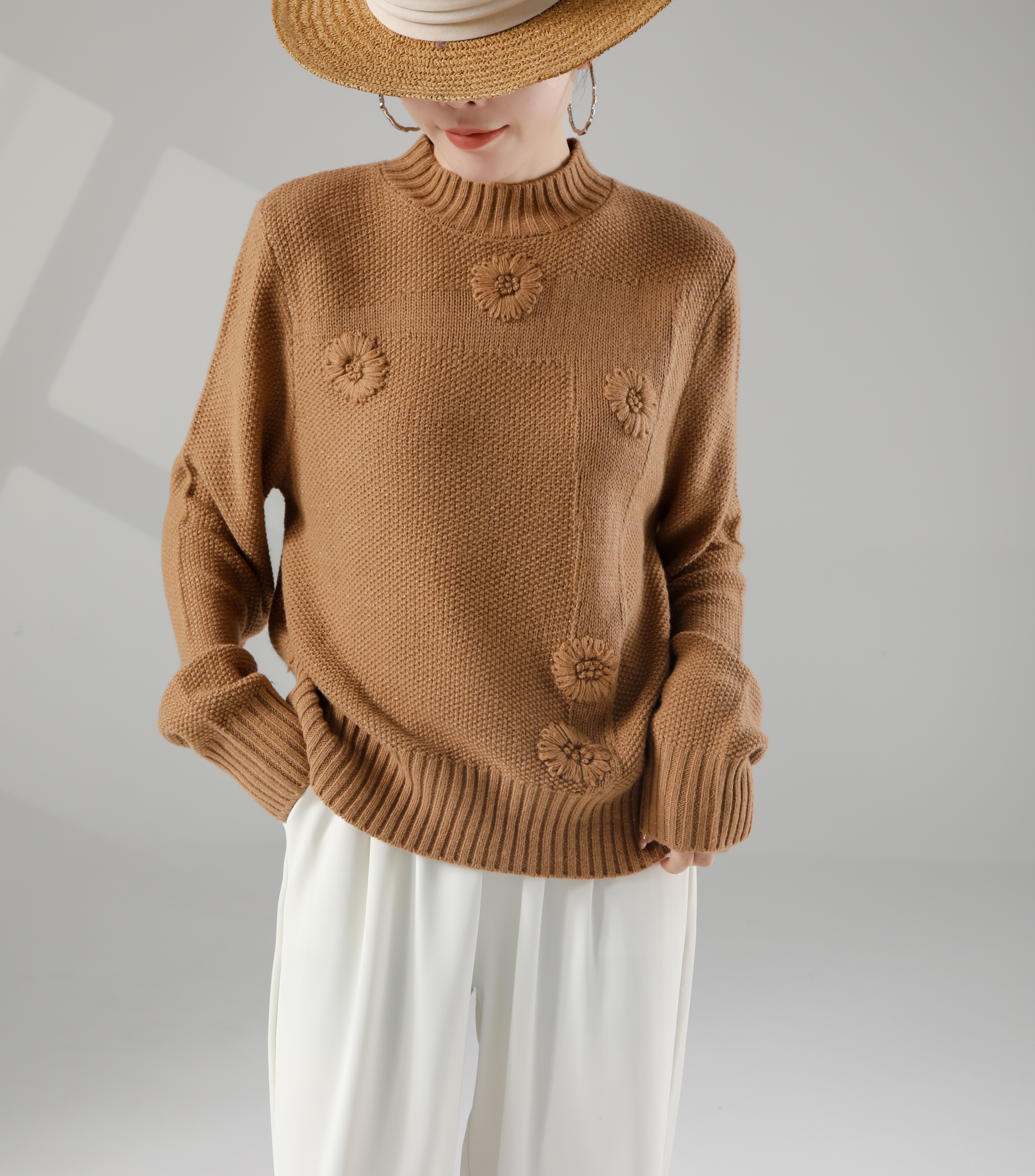 Chic Ladies' Casual Knitting Top Versatile and Cozy Everyday Garment