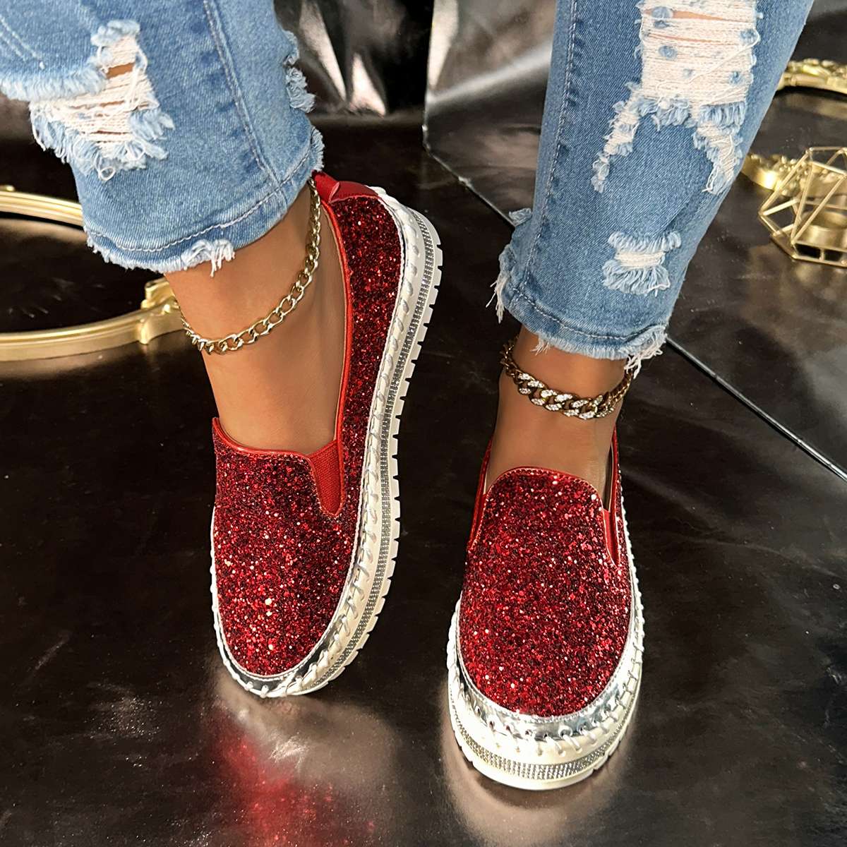 2025 Fashion Shining Diamond Luxury Women's Shoes Soft Bottom Designer Casual Sports Shoes High Quality Comfortable Flat Shoes Fashion party shoe