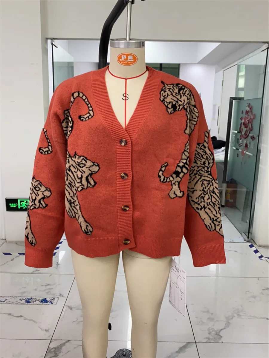 Womens button sweater for autumn casual lightweight tiger print long sleeved knitted cardigan for spring warmth knitted cardigan M250102