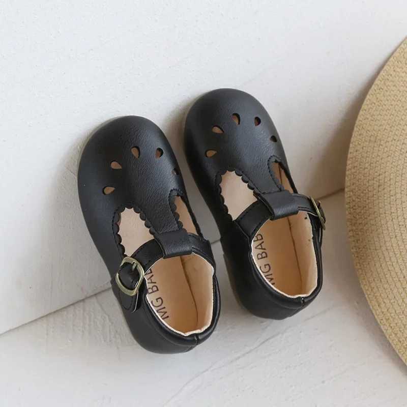 HoneyCherry Summer New Leather Shoes Retro Hollow Childrens Soft Bottom Pea Shoes Childrens Shoes M250103