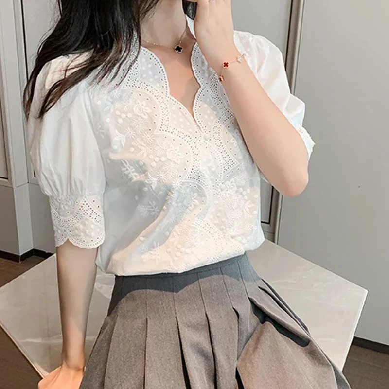 Summer lace embroidered womens shirt fashionable hollow elegant white shirt retro casual half sleeved top blue 13102 250102