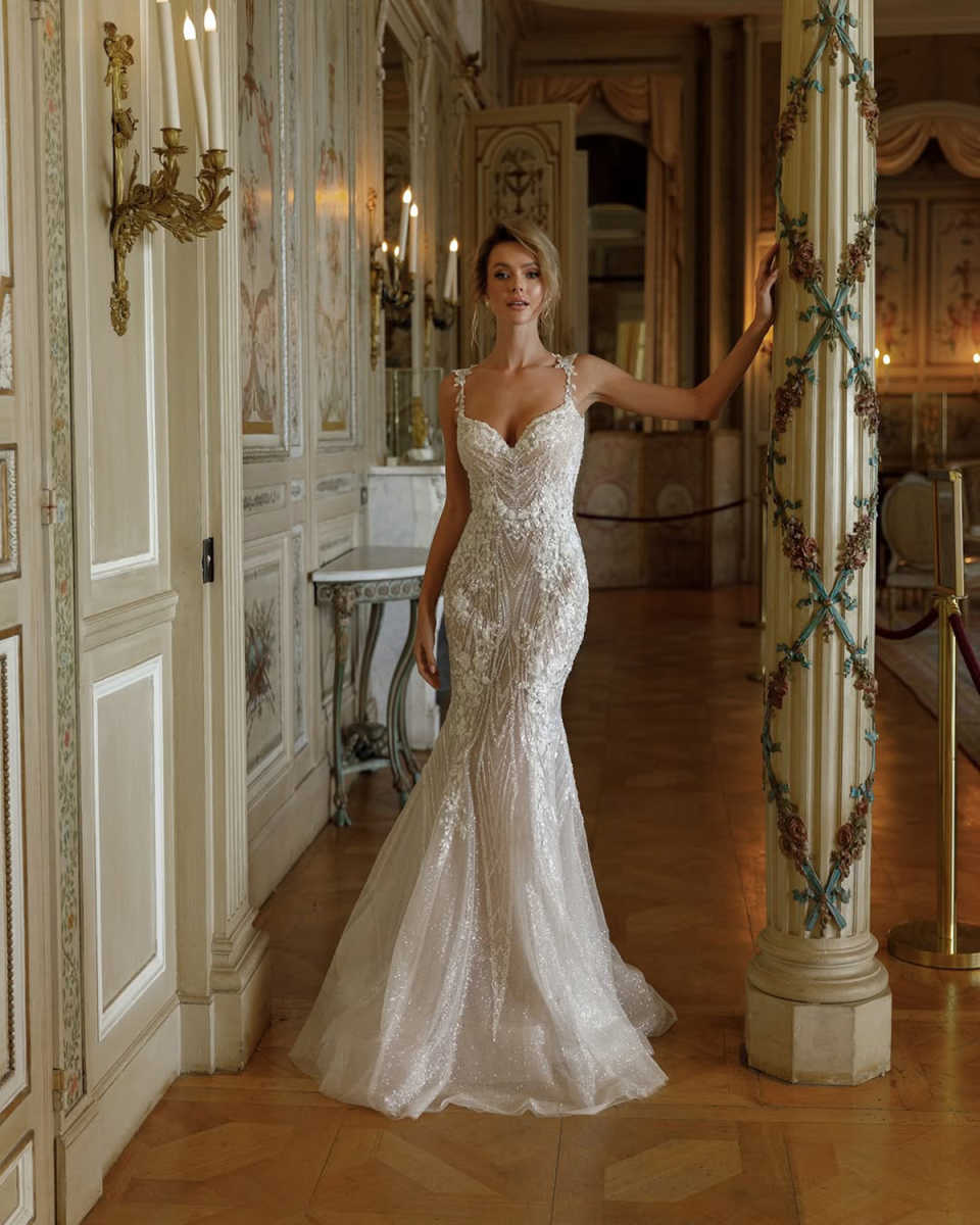 Gorgeous Mermaid Wedding Dresses For Women Sweetheart Neck Sleeveless Gown Sequins Appliques Detachable Train Customized Dress