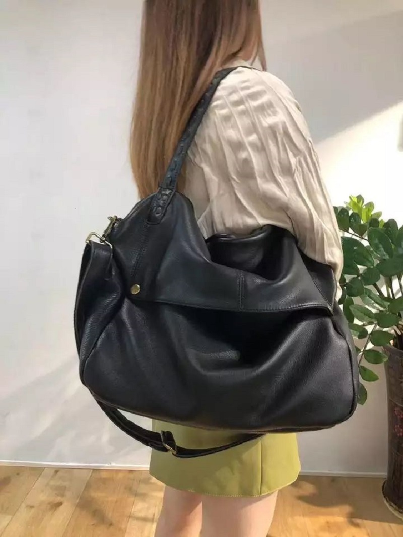 The New 2023 First Layer Cowhide Box Woven Is A One-Shoulder Cross-Slung Bag For Women