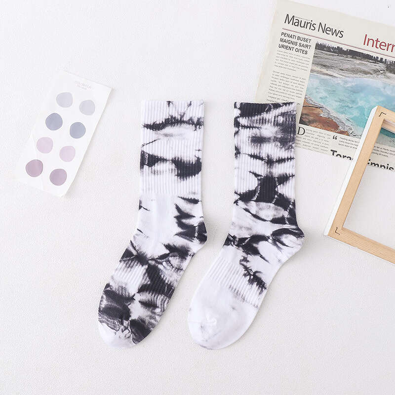 Street Trend Ins Tie Dye Mid Women, Hip-Hop Style Gradient Color Long Tube Sports Socks For Men And Women