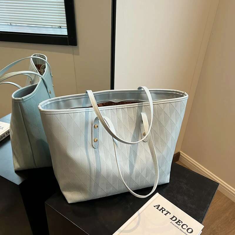 leisure Hot selling leisure solid color fashionable PU women s shoulder trend bag new quality design large capacity trendy handbag