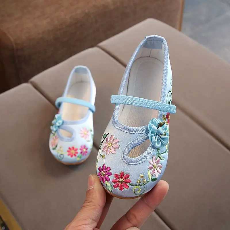 Chinese style embroidered shoes for girls childrens floral Hanfu shoes childrens soft rubber traditional cloth shoes M250103