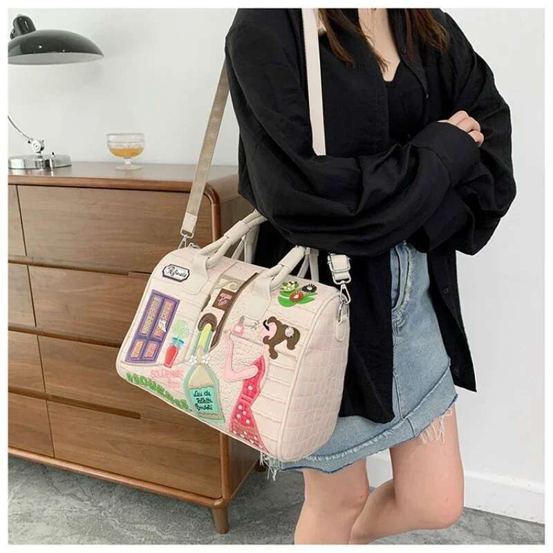 New European and American Embroidered D Women s Designer New Large Capacity Shoulder Bag Boston Fashion Crossbody Bag bag