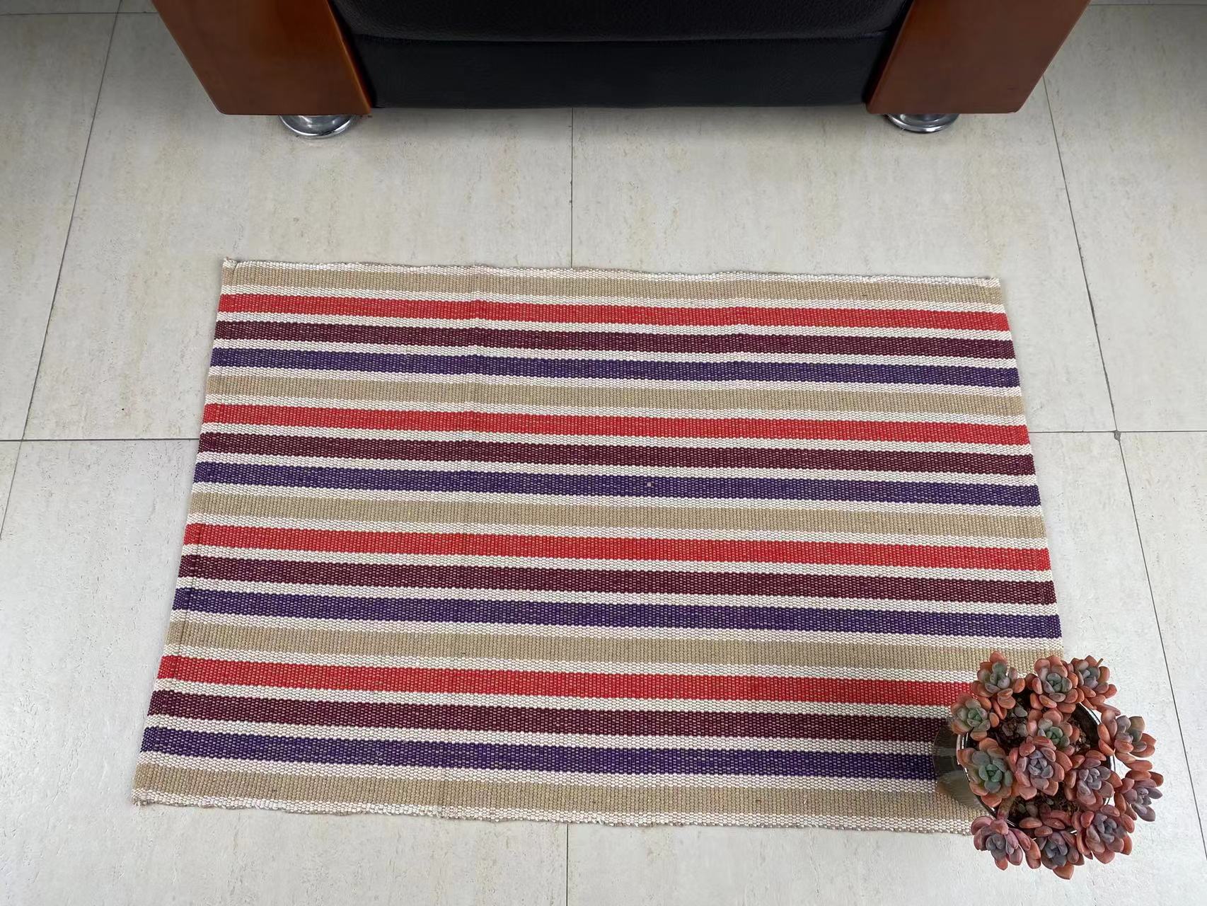 Vibrant Woven Cotton Area Rug Featuring Textured Pattern for Enhanced Sturdiness and Moisture Control