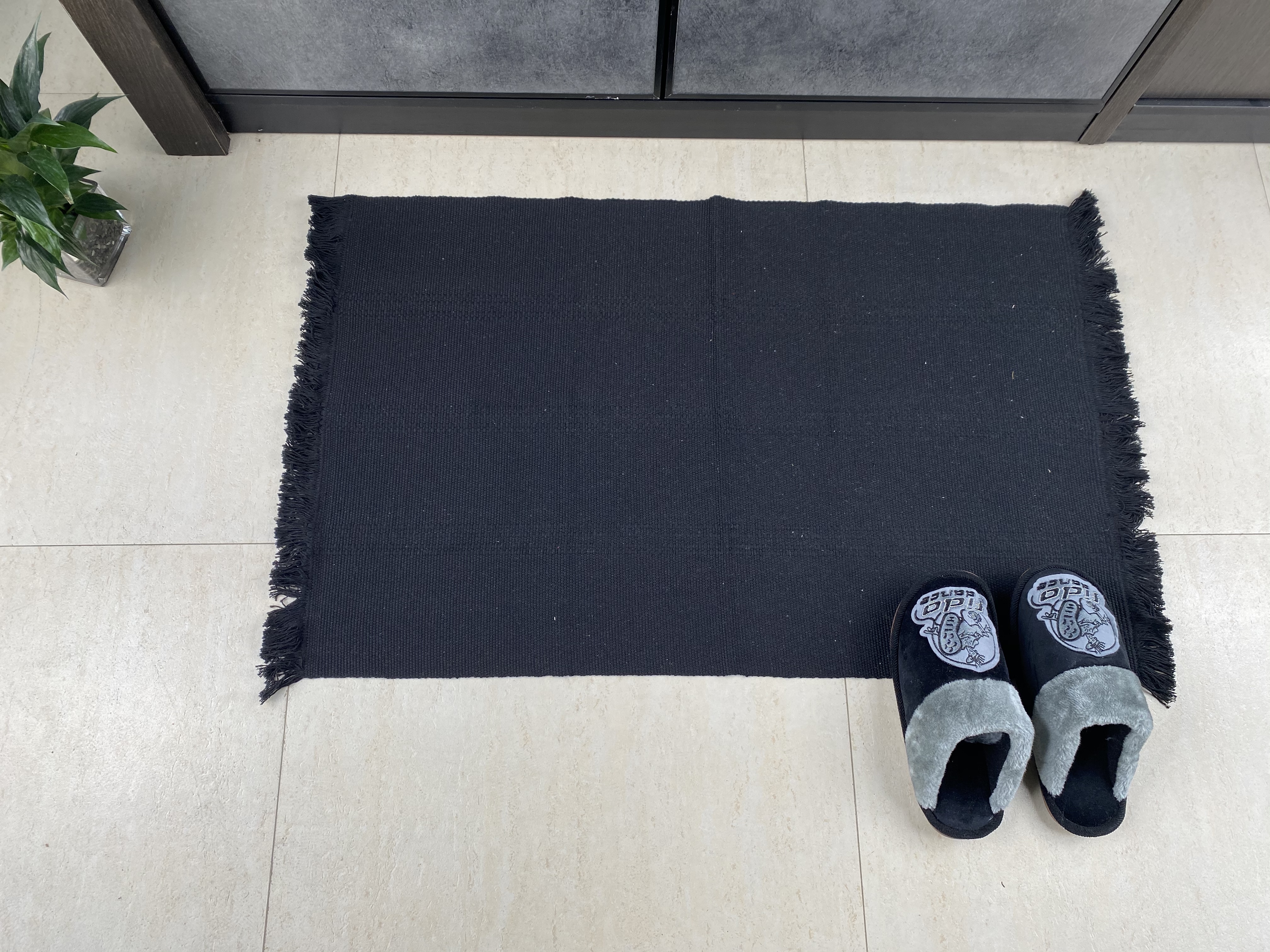 Solid Craftsmanship Cotton Floor Mat Bold Colors & Resilient Fabric