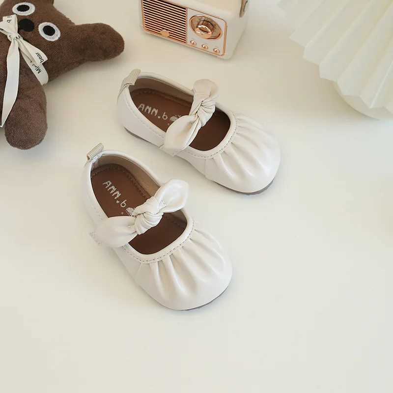 Little girl leather shoes childrens apartment fashionable pleated Mary simple shoes simple bow band princess smooth dress shoes M250103
