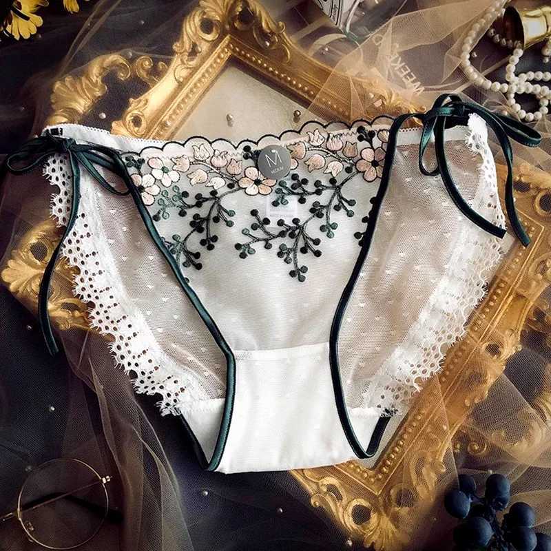Vintage Lace Underwear Womens Sexy Panties Flower Pattern Seamless Briefs Low Waist Underpanties Breathable Mesh PantiesXJ250103