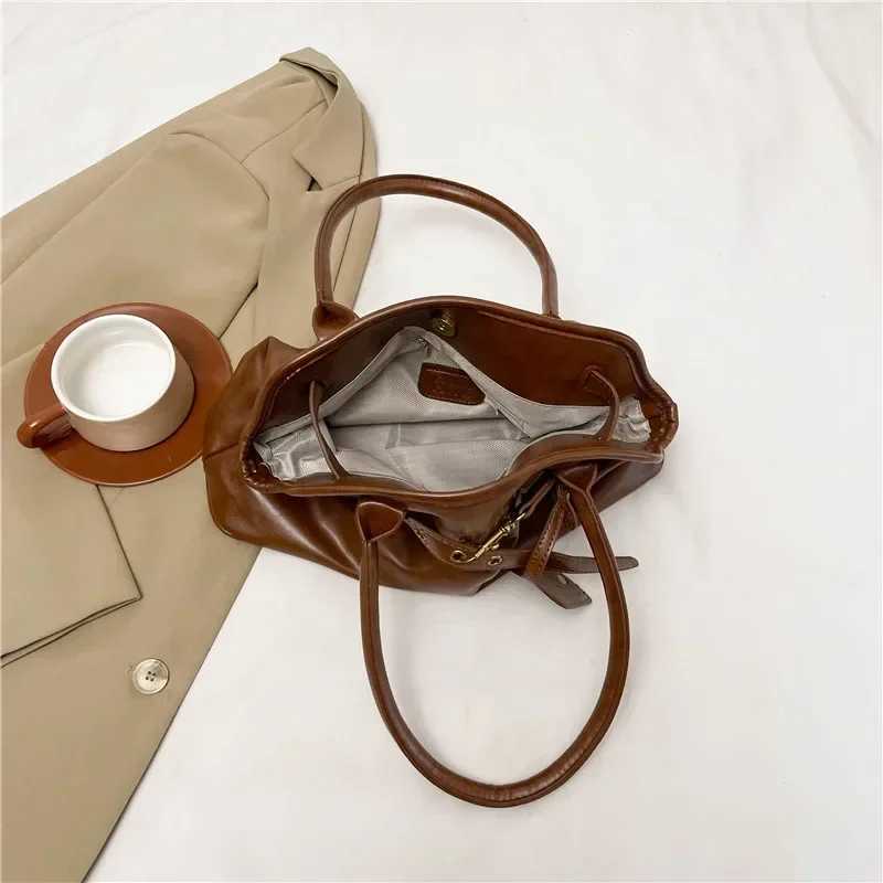 Retro bra business shoe bag simple womens Cmute handbag Pu leather Fem underwear bag Y240102