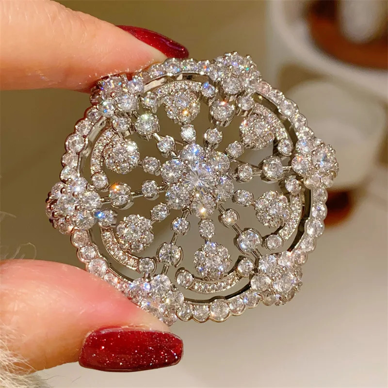 Super Sparkle Cubic Zirconia Christmas Snowflake Fireworks Brooches for Women Elegant Flower Corsage Suit Pins Wedding Jewelry 250103