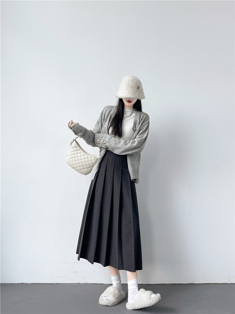 D16928 autumn and winter retro hot girl trend brand washed loose edge short round neck top skirt suit female