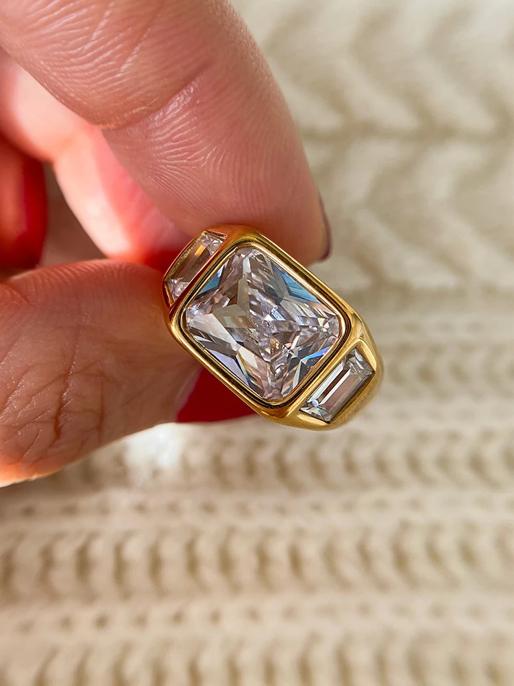 Titanium with 18K Gold Geo Rheinstone Band Statement Ring Female Jewelry T Show Club Cocktail Party Rare Japan Korea 250102