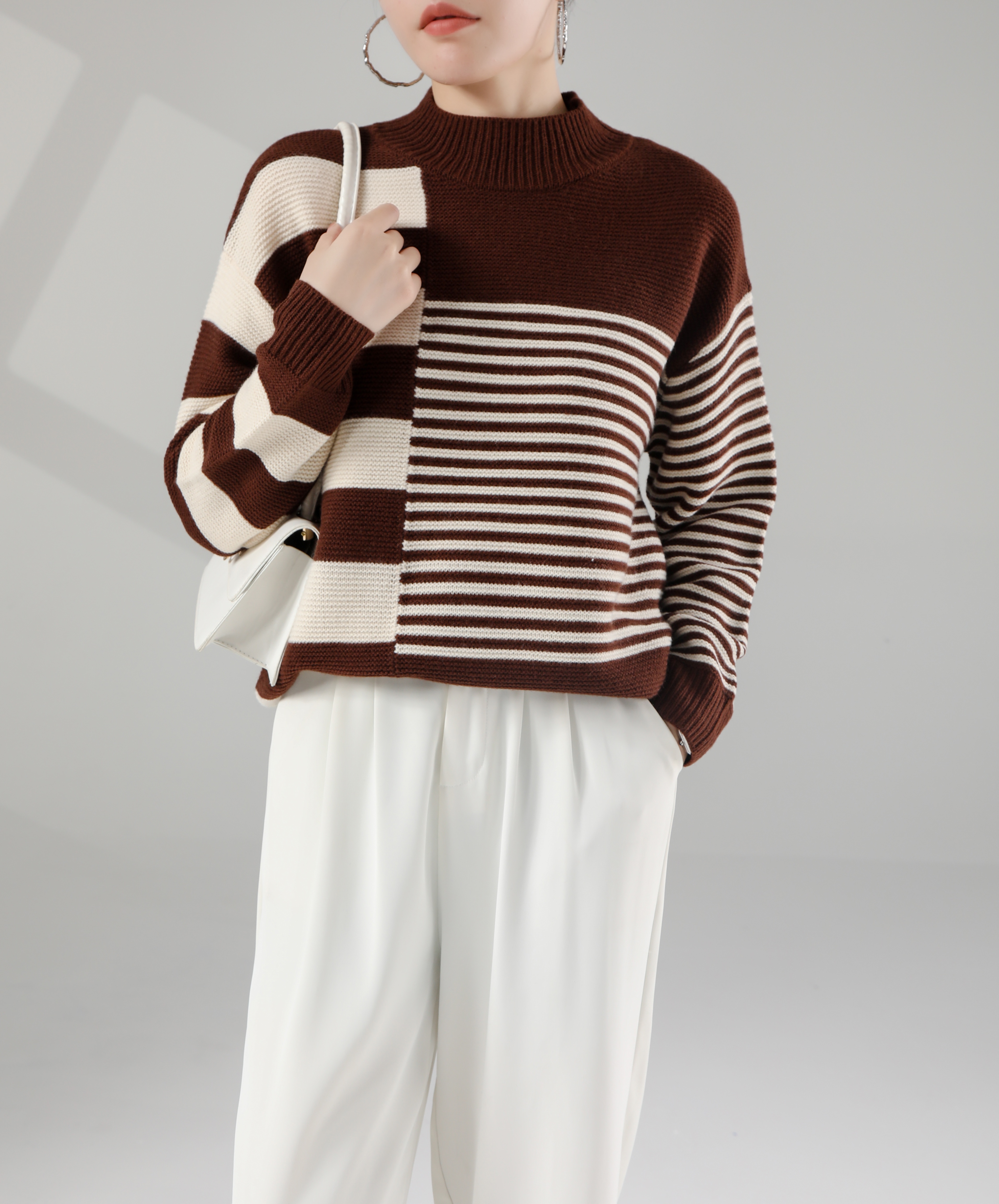 Casual Women's Knit Top - Stylish Pullover with Cozy Fabric