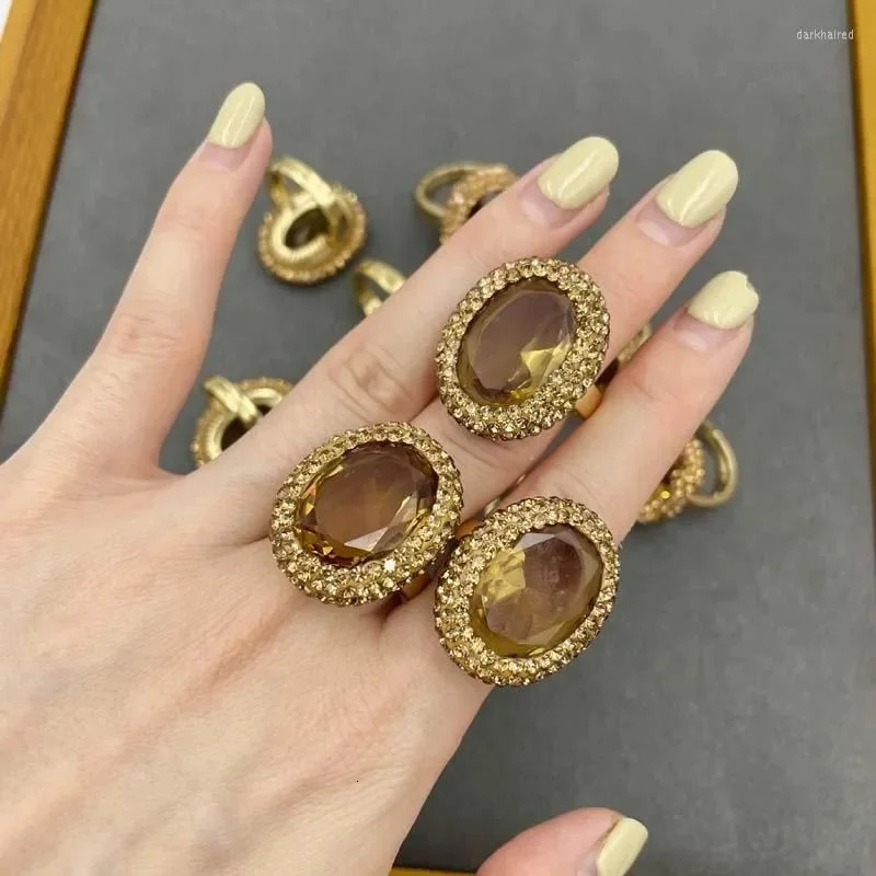 Oval Zultanite Crystal Rhinestone Index Ring Jewelry suitable for female expatriates with varying stone colors and Sudanese quartz gold and copper 250