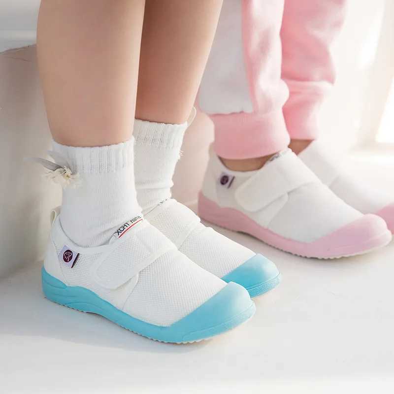 Kindergarten white shoes soft soled canvas baby girl single shoes cute spring autumn boys breathable childrens indoor shoes M250103