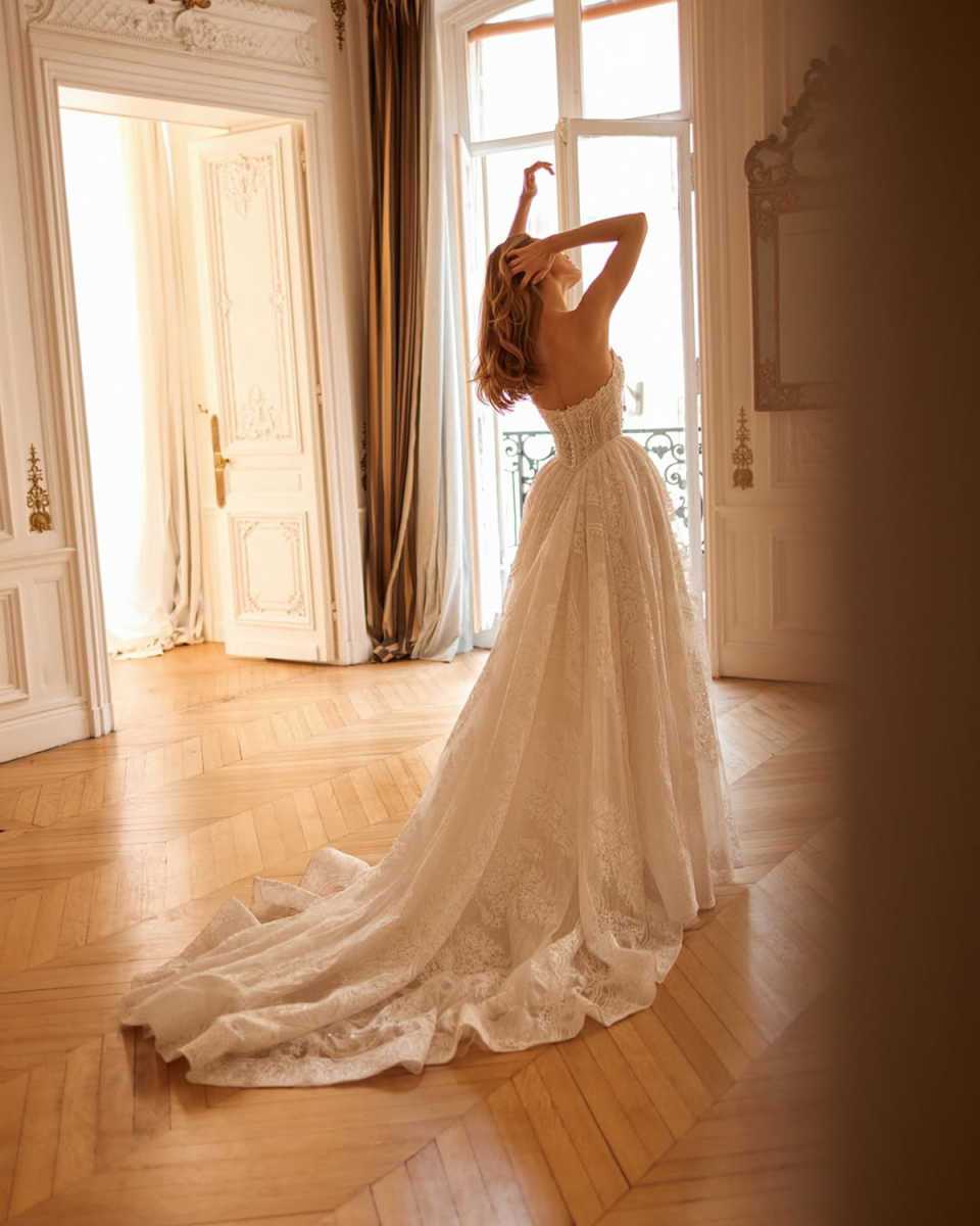 Elegant A e Bridal Dress Lace Pearls Wedding Strapless Sleeveless Backless Gown Sweep Train Customized Dresses Vestido De Novia