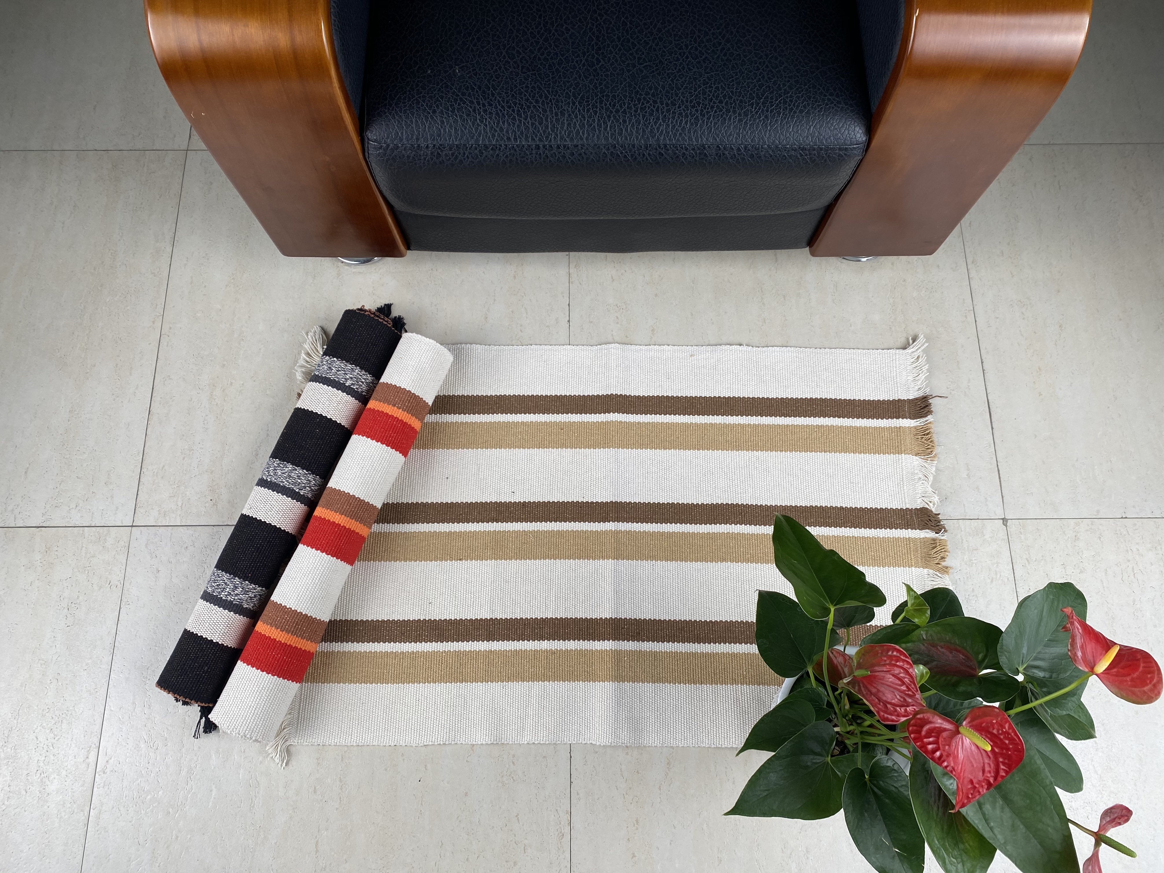 Elegant Handmade Cotton Carpet - Artisanal Textured Rug Perfect for Cozy Interior Spaces