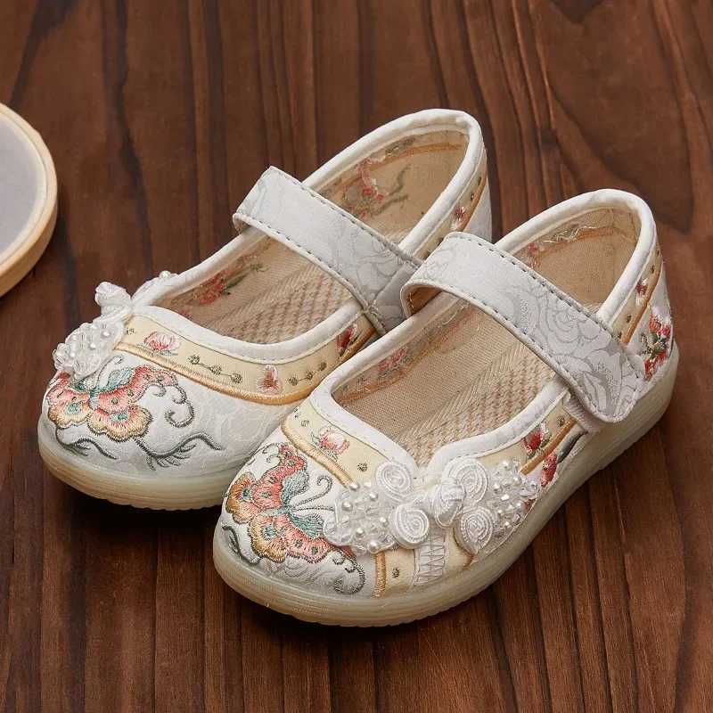 Childrens Hanfu shoes sweet embroidered girls princess shoes fashionable ancient Chinese style childrens flat shoes M250103