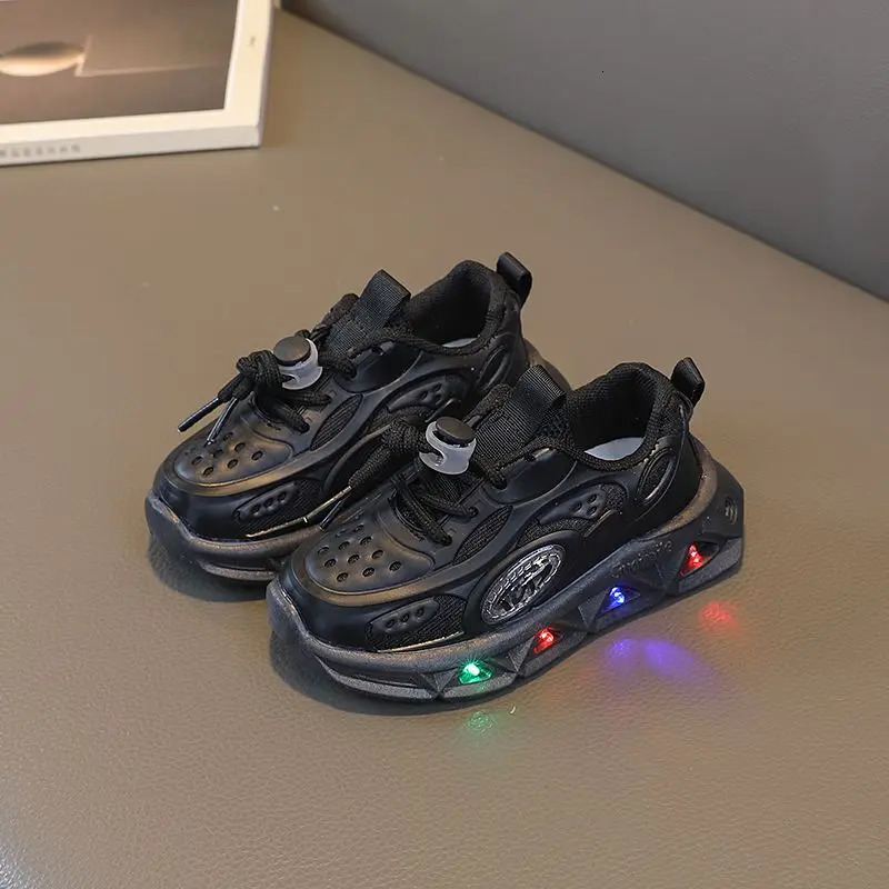LED luminous childrens ultra light and breathable running soft soled girls casual coaches outdoor sports boys shoes H260130