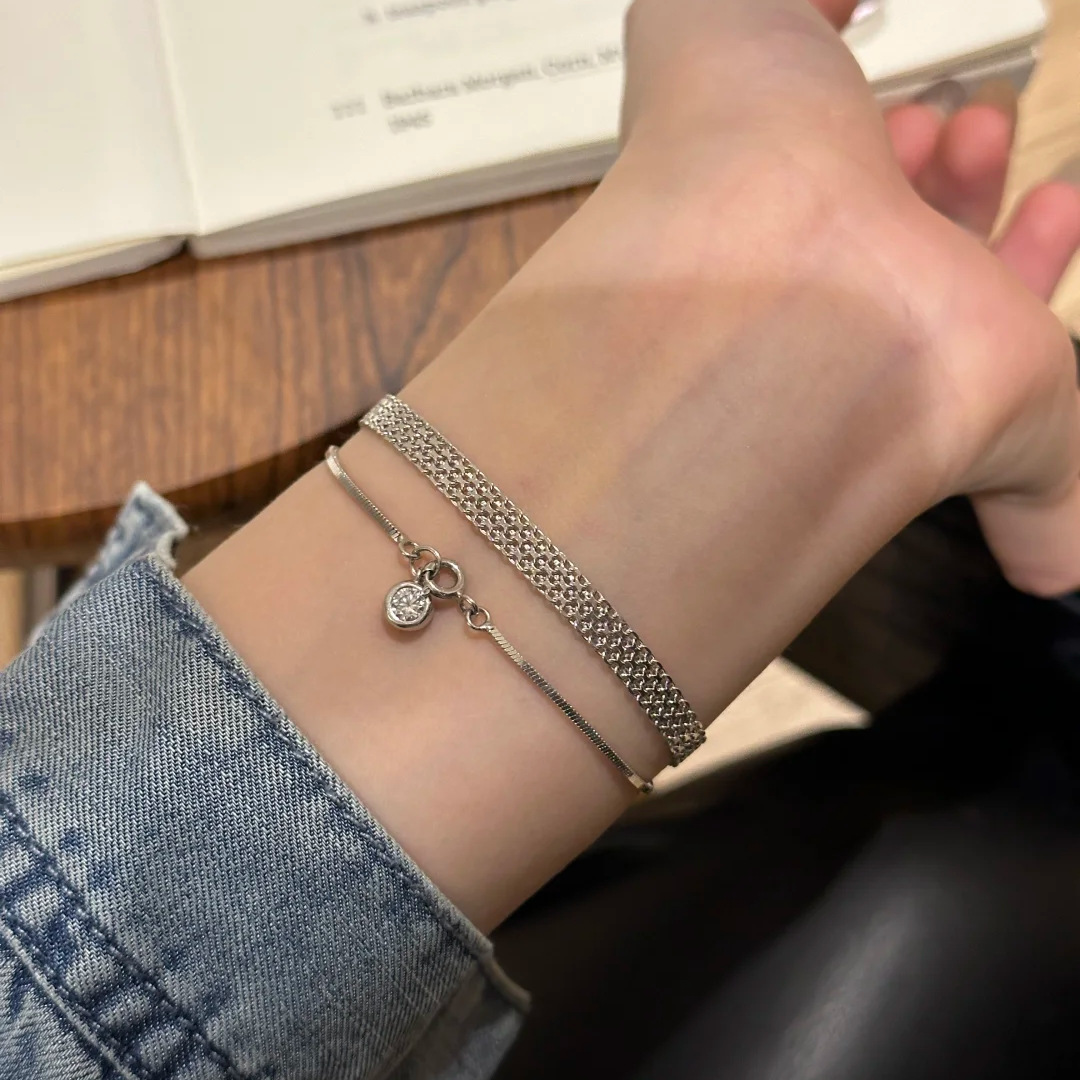 Elegant Gold Bracelet - Unisex Wave Design Fashion Bangle, Lightweight Wristband Men and Women, Perfect Gift for Loved Ones Free shipping