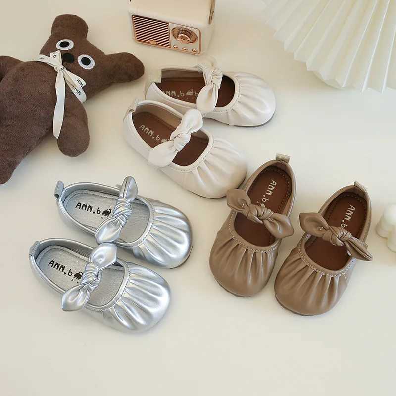 Little girl leather shoes childrens apartment fashionable pleated Mary simple shoes simple bow band princess smooth dress shoes M250103