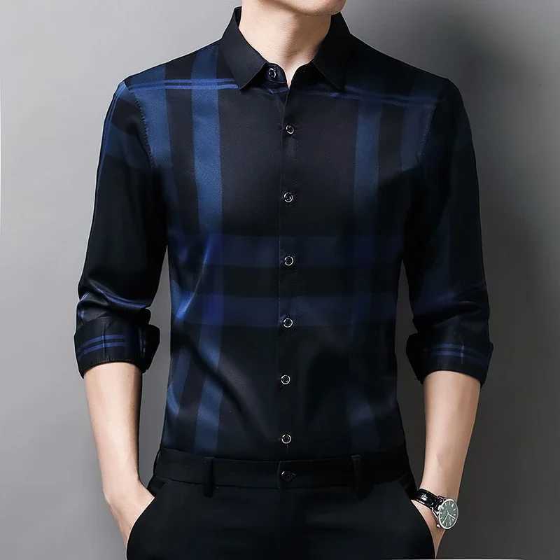 New mens casual and fashionable long sleeved shirt with wrinkle resistant business shirt printed on it W250103