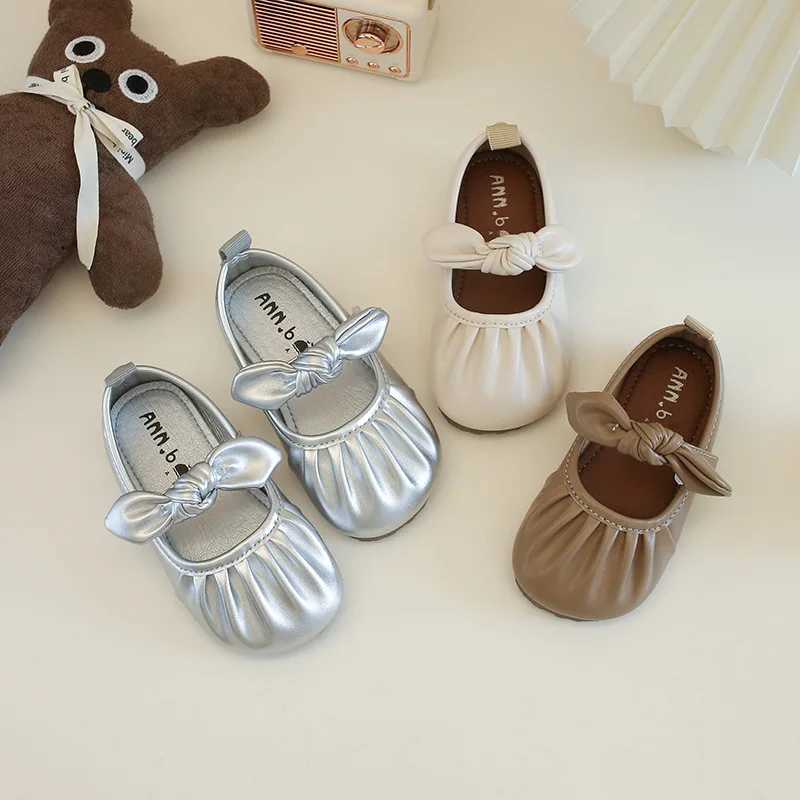 Little girl leather shoes childrens apartment fashionable pleated Mary simple shoes simple bow band princess smooth dress shoes M250103
