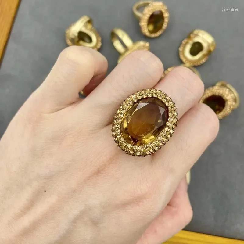 Oval Zultanite Crystal Rhinestone Index Ring Jewelry suitable for female expatriates with varying stone colors and Sudanese quartz gold and copper 250