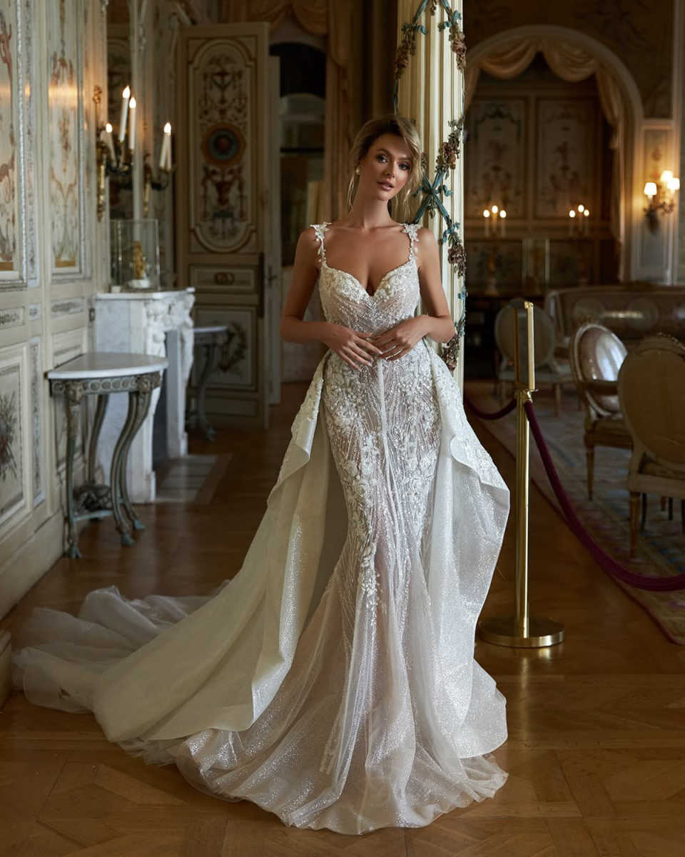 Gorgeous Mermaid Wedding Dresses For Women Sweetheart Neck Sleeveless Gown Sequins Appliques Detachable Train Customized Dress