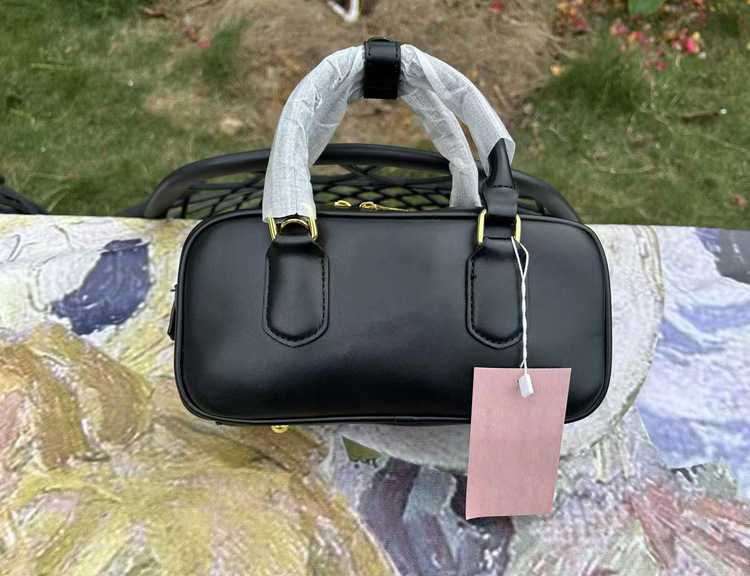 Shoulder Bags Korean Handheld Bag Womens 2025 Autumn New Trendy and Versatile Small Square Crossbody Commuter H250103