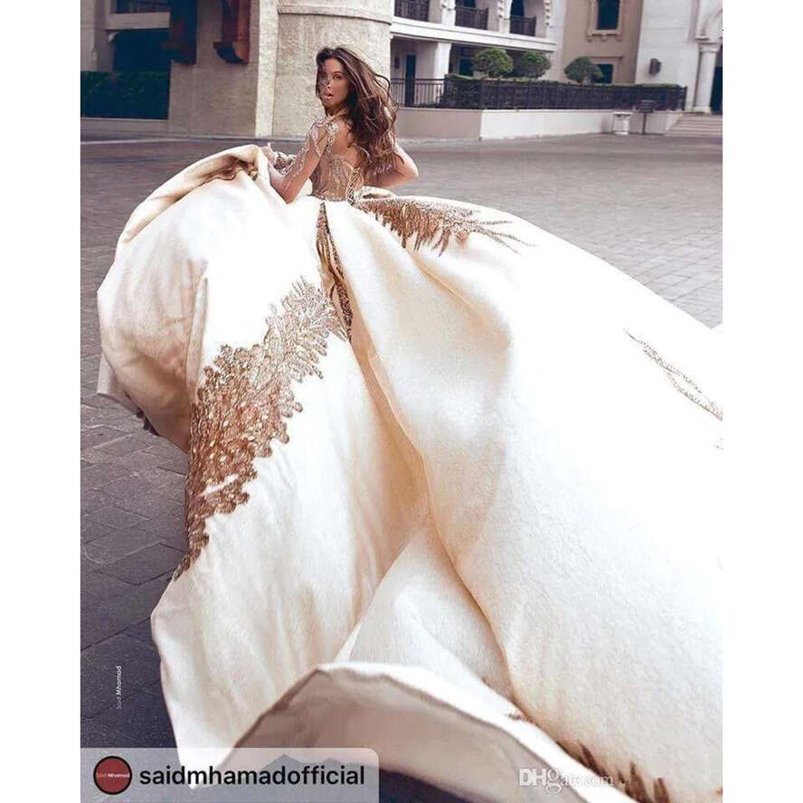 Arabic Satin Ball Gown Dresses V Neck Illusion Long Sleeves Lace Applique Chapel Train Wedding Bridal Gowns Bc1383