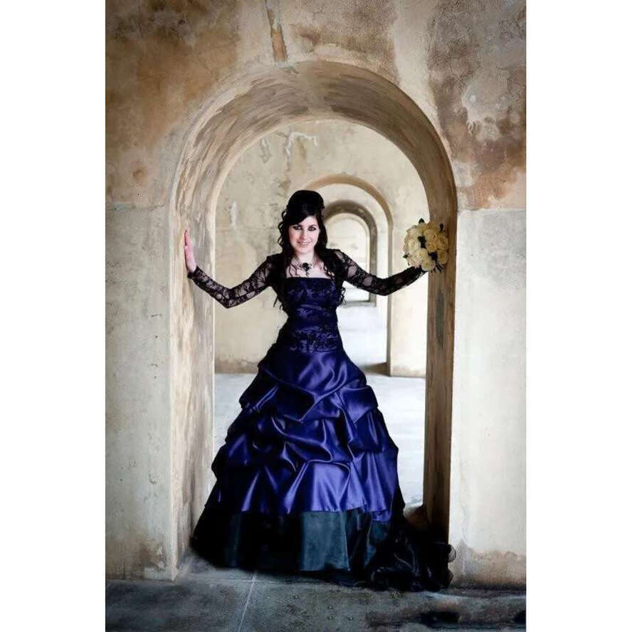 Vintage Victorian Gothic Plus Size Long Sleeve Wedding Dresses Sexy Purple And Black Ruffles Satin Corset Strapless Lace Bridal Gowns
